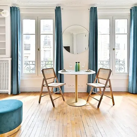 Apartment Haussmannien Lumineux Et Central- Ii