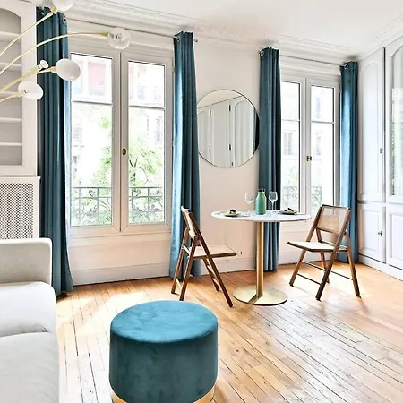 Apartment Haussmannien Lumineux Et Central- Ii Paris
